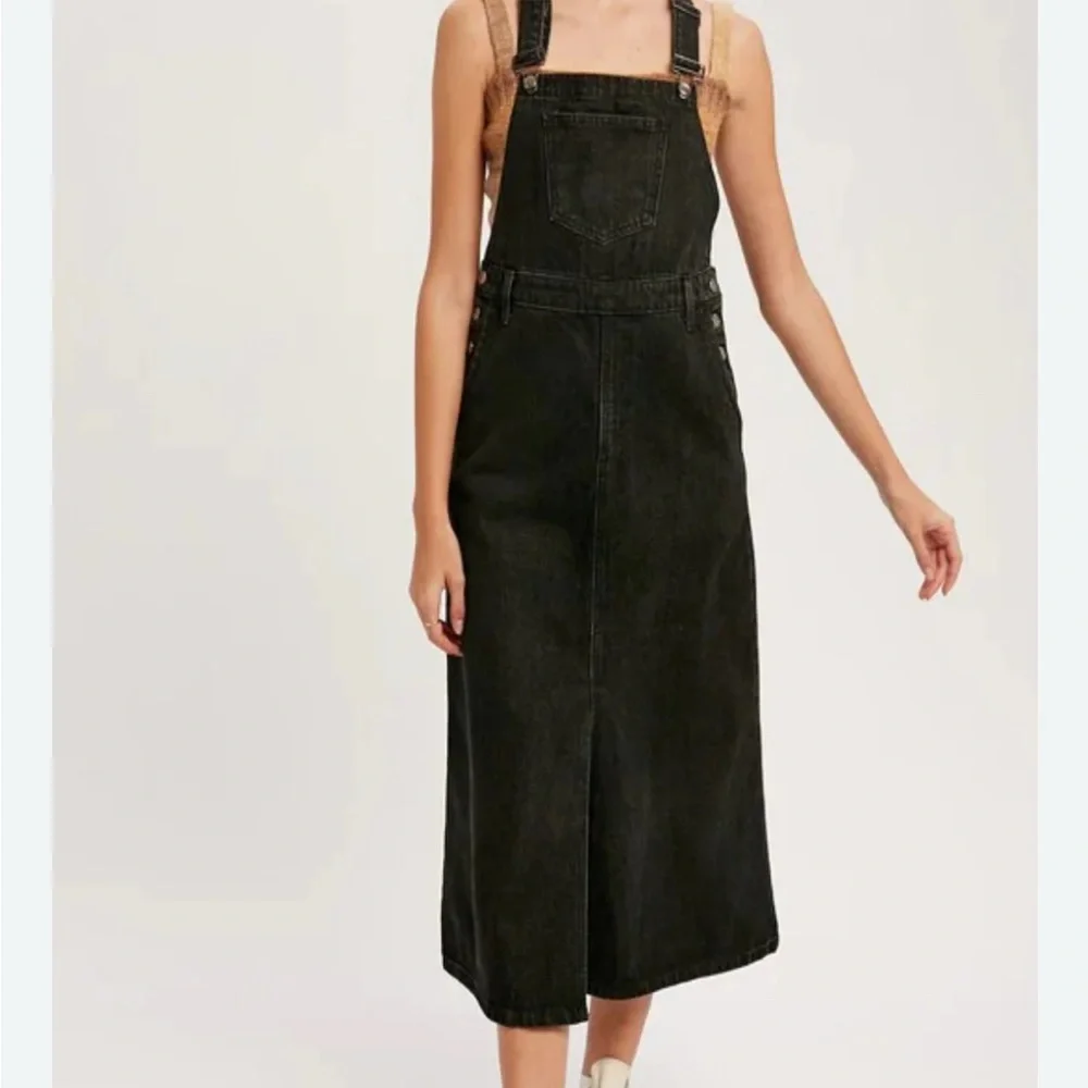 Listicle NWT Black Denim Midi Overall Bib Dress Size S Small - Picture 1 of 11